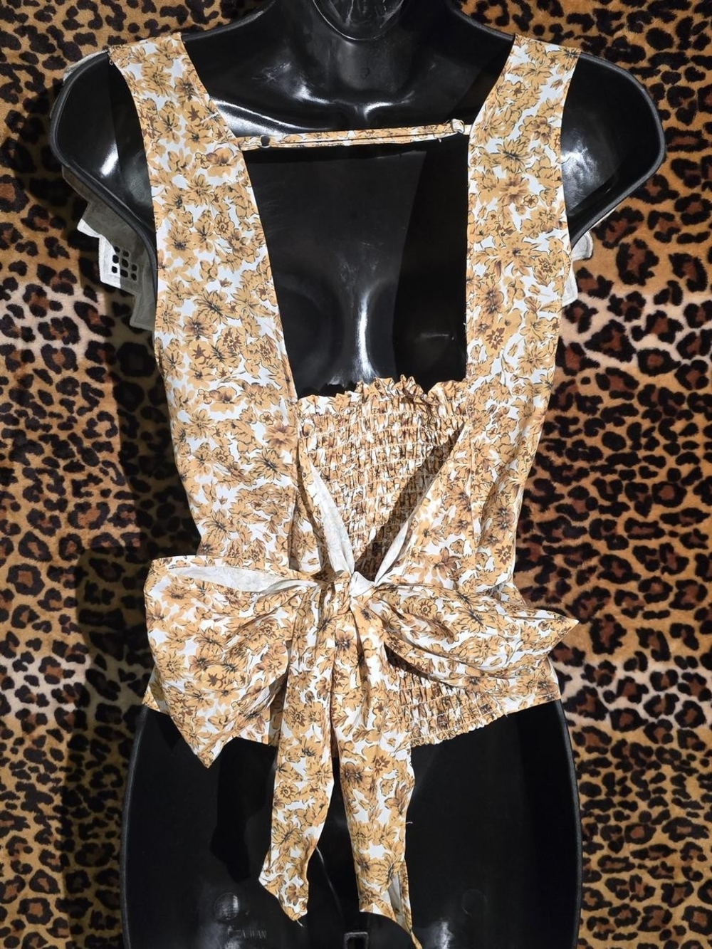 Gimmicks Ruffle Blouse - Picture 4 of 7